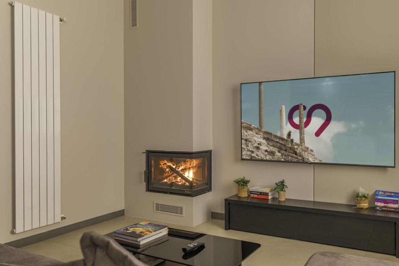 The Corner 1br In Gemmayze Apartment