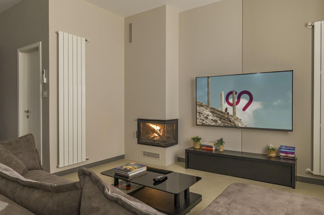 The Corner 1br In Gemmayze Beirut