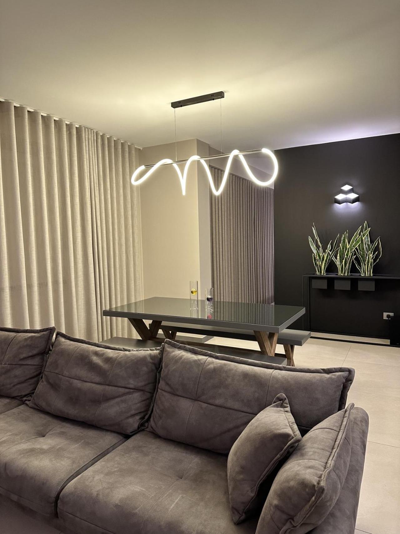 The Corner 1br In Gemmayze *