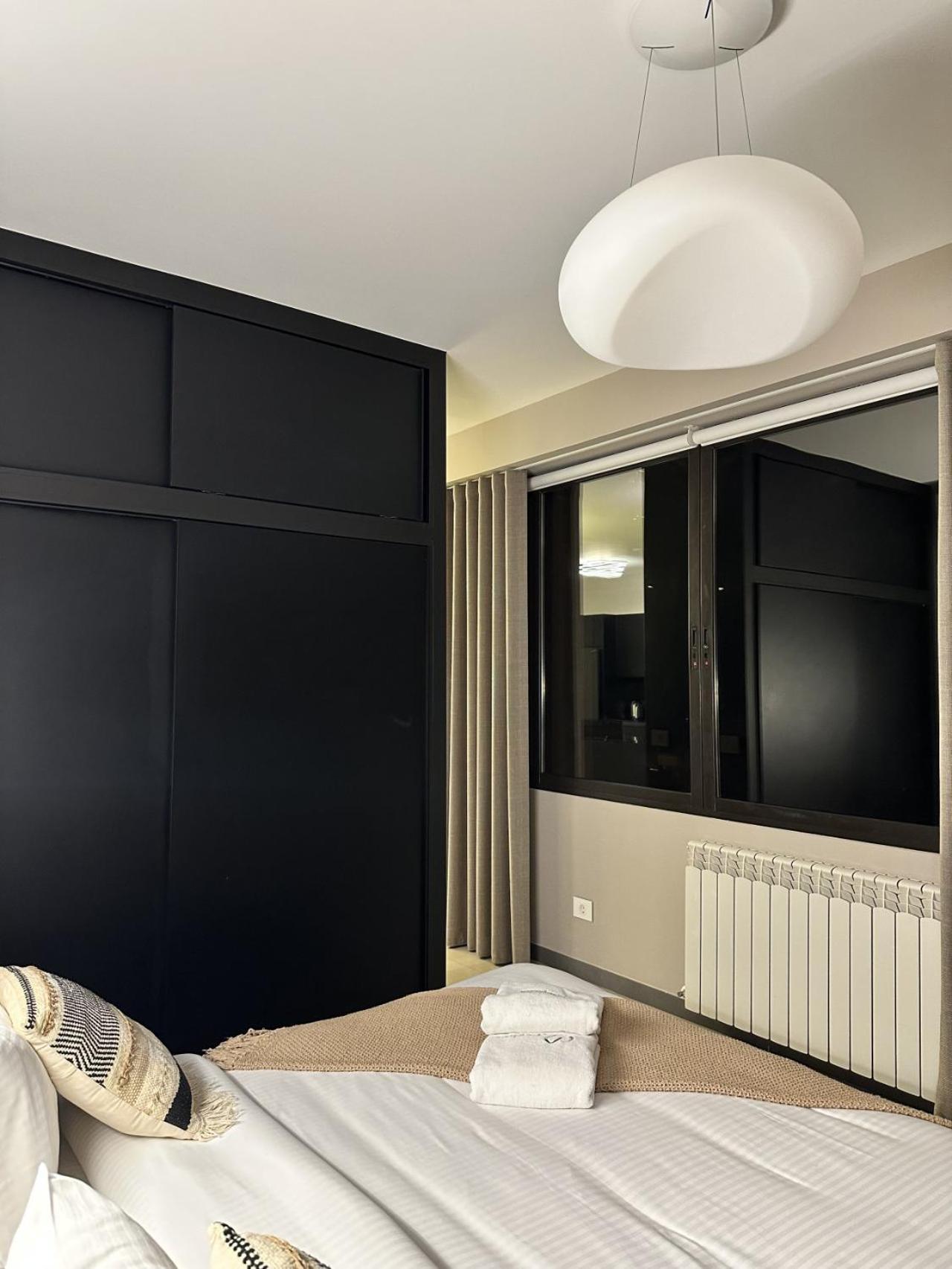 The Corner 1br In Gemmayze Beirut