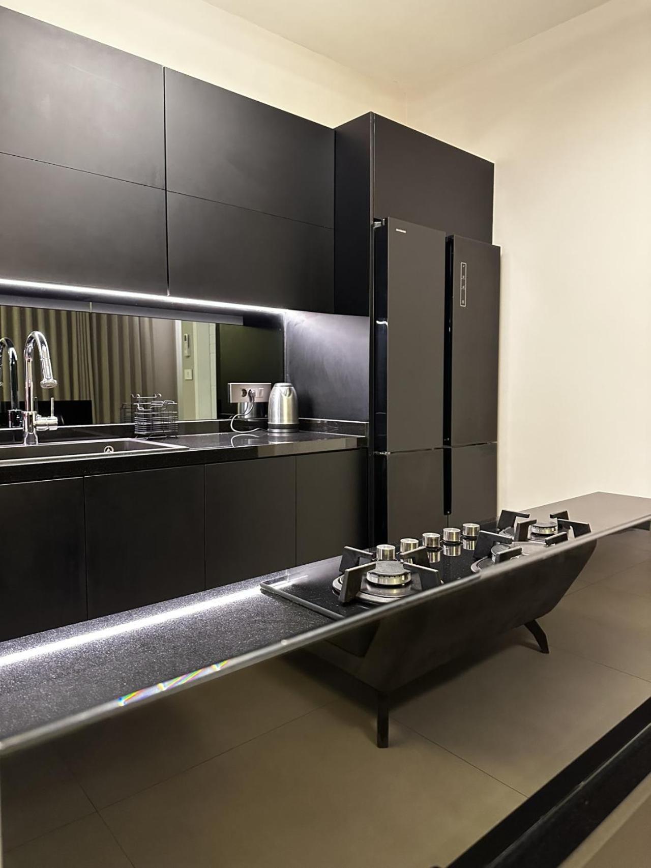 Apartment The Corner 1br In Gemmayze Beirut