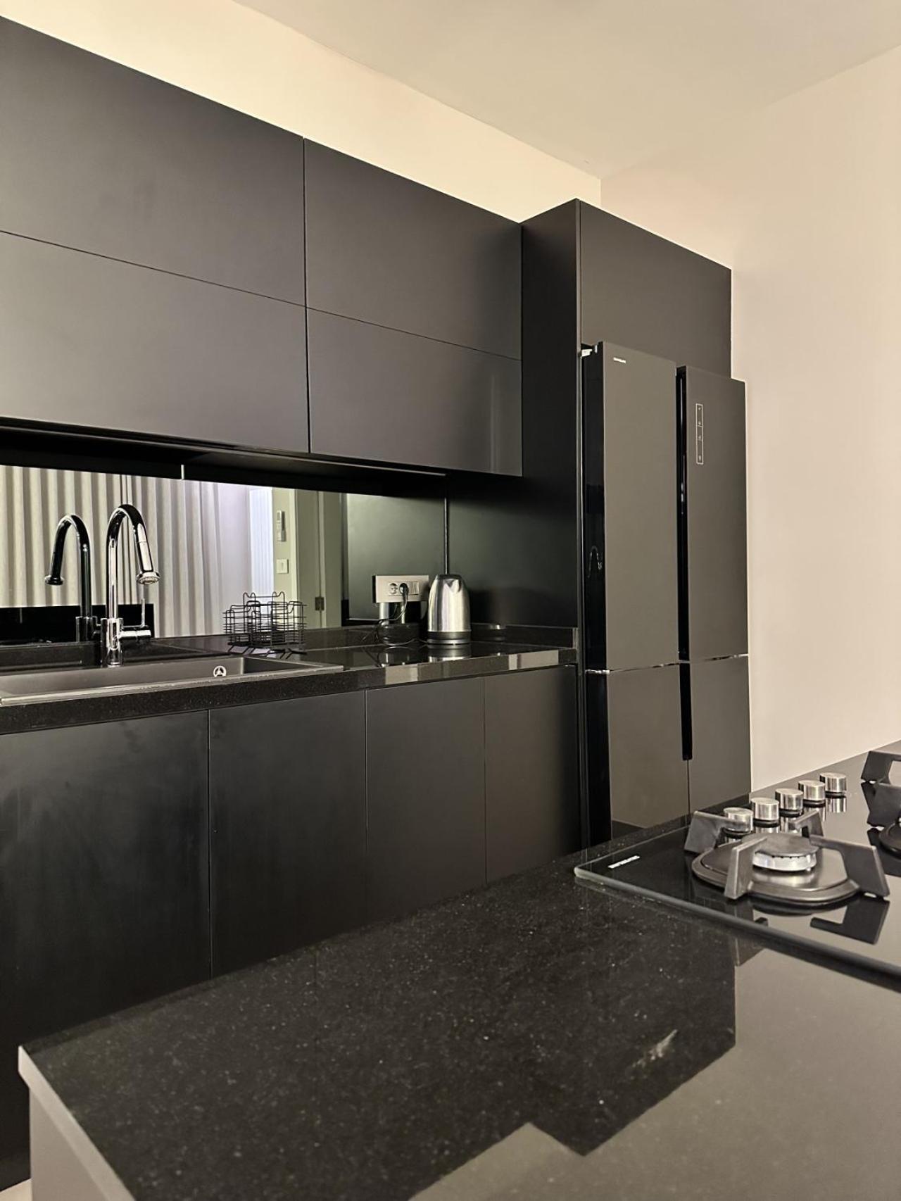 The Corner 1br In Gemmayze Apartment