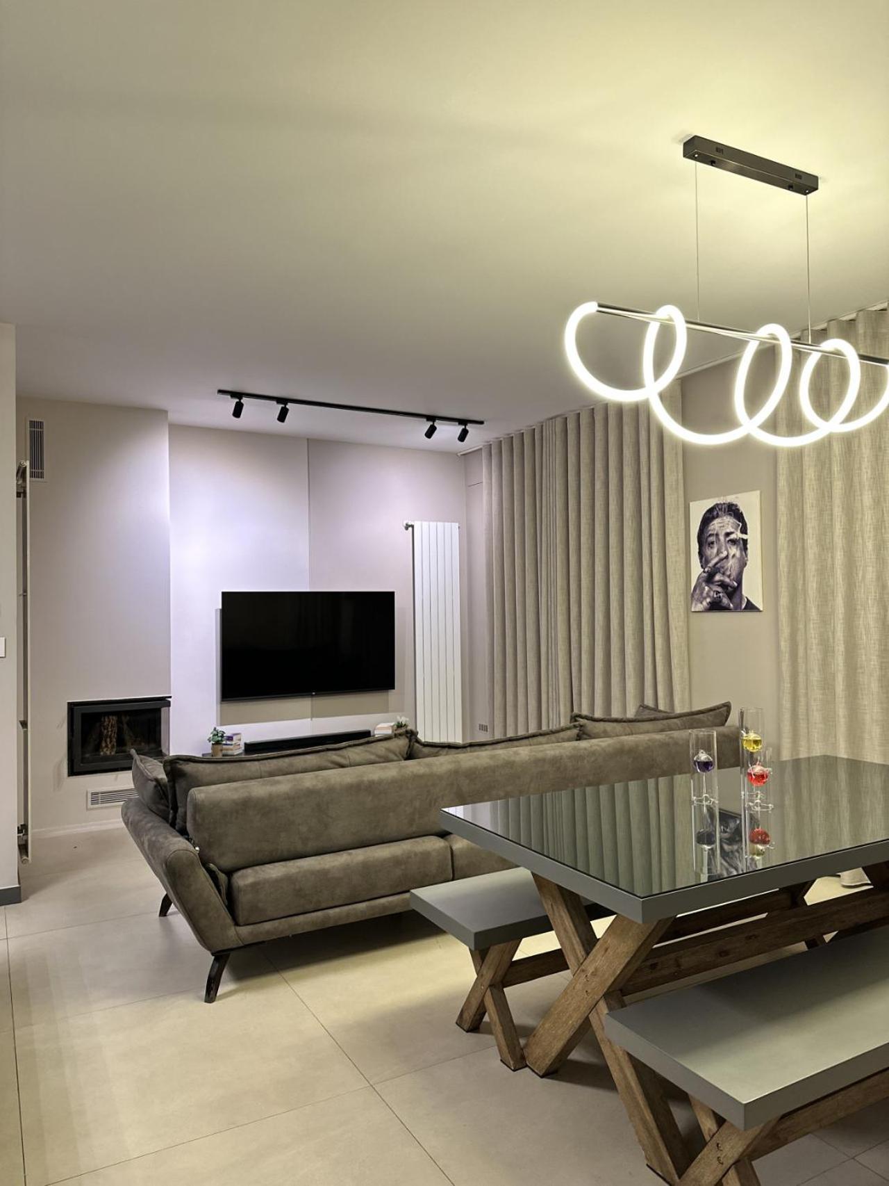 Apartment The Corner 1br In Gemmayze Beirut